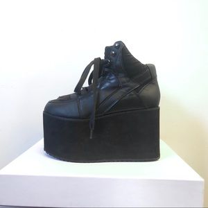 YRU Qozmo Hi Platform Sneakers